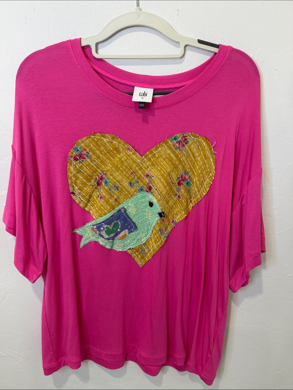 Bird-themed Clothing tee